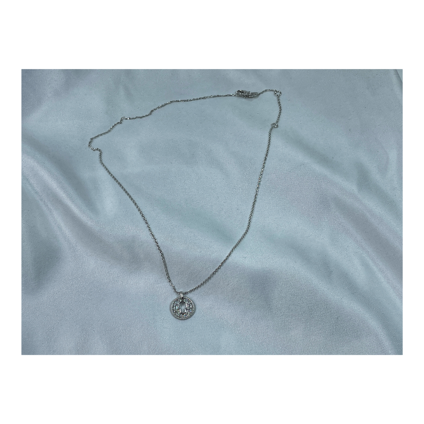 Bright Hamsa Necklace In Silver