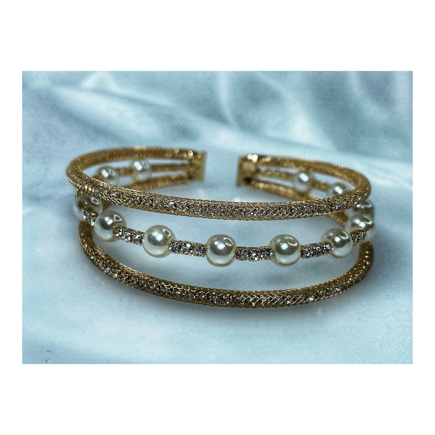 Tri Pearl Bracelet in Gold